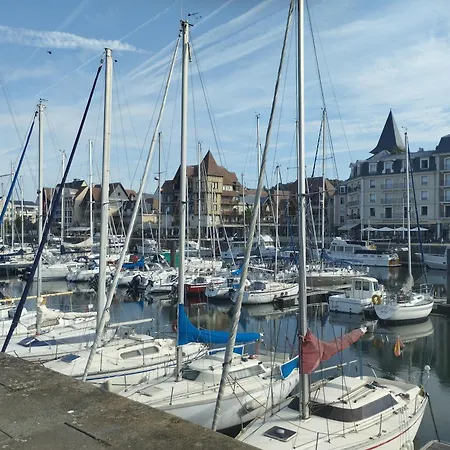 L'escale A Deauville